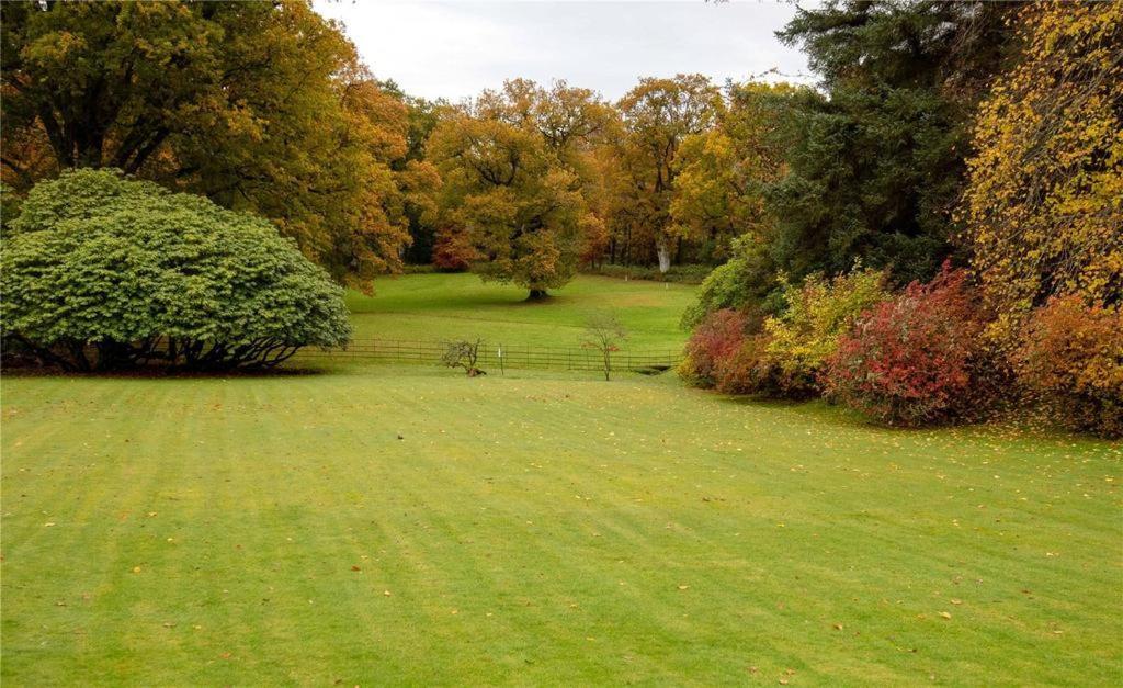 Park Of Drumquhassle Glasgow Exterior foto